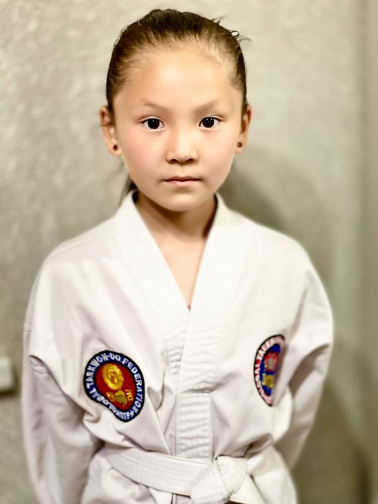 Арууке Э.